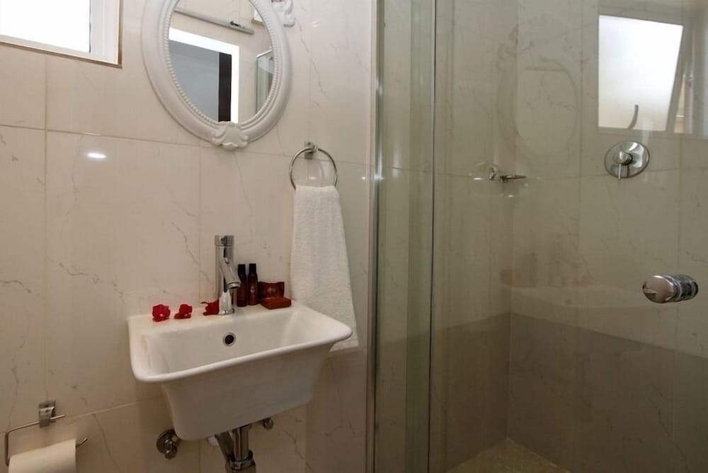 Room, Garden View (Twin Double Suite) photo 3