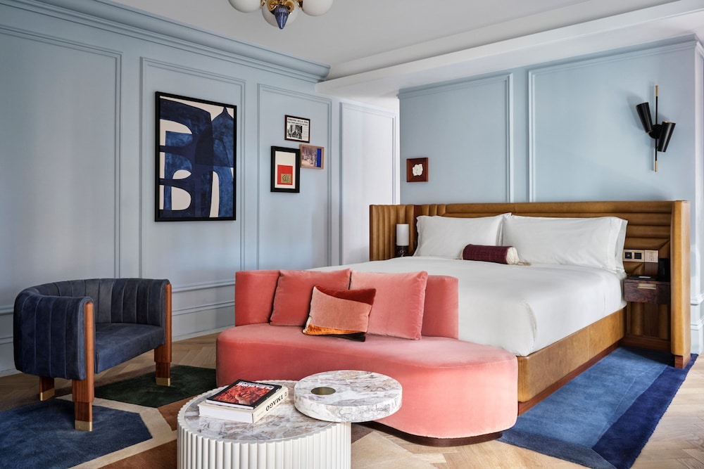 Suite, 1 King Bed (Urban)