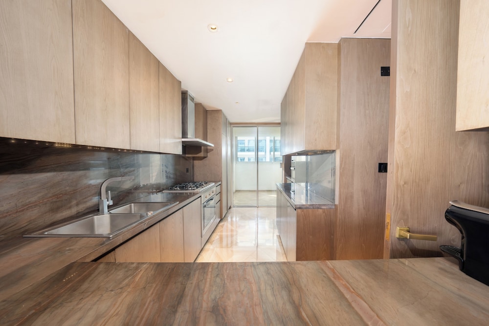 4 BED | Penthouse Duplex w/Pool