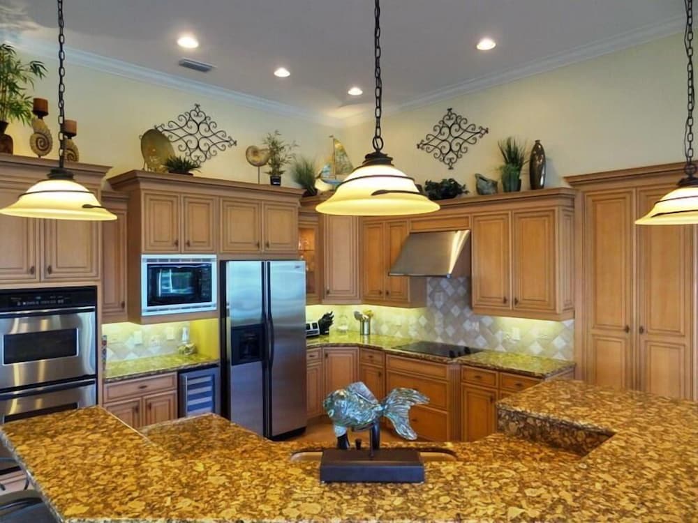 Luxury House, 4 Bedrooms, Sea View, Sea Facing photo 3