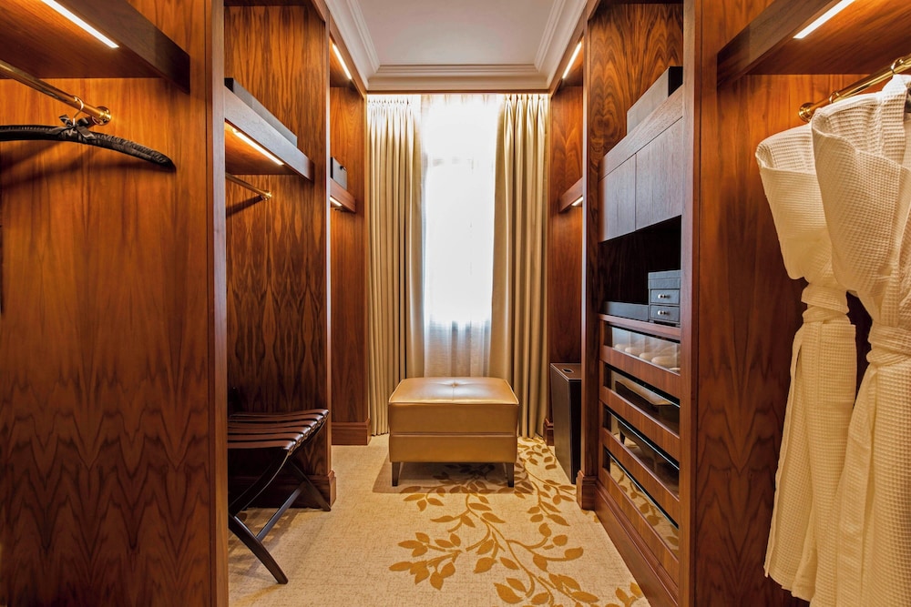 Royal Suite, 1 Bedroom thumbnail 5
