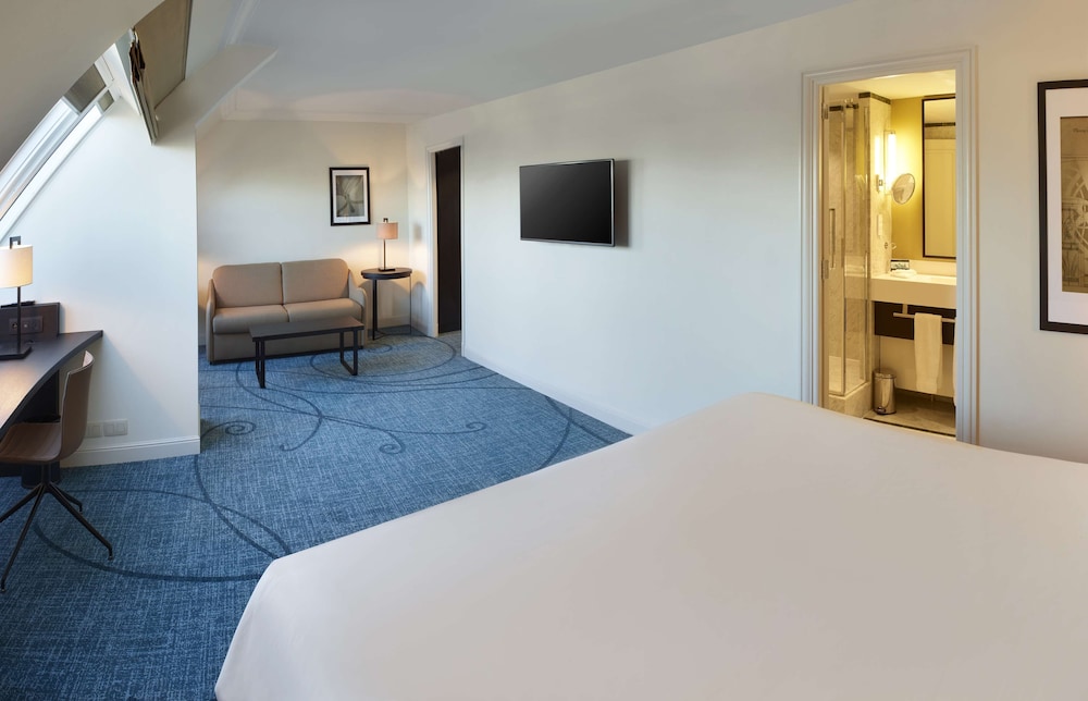 Junior Suite, 2 Twin Beds, Club Lounge Access
