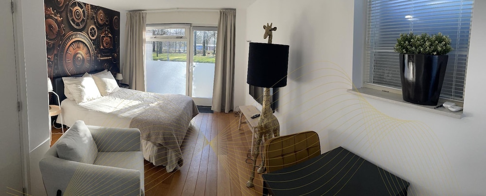 Deluxe Double Room, 1 Queen Bed, Non Smoking, Terrace photo 3