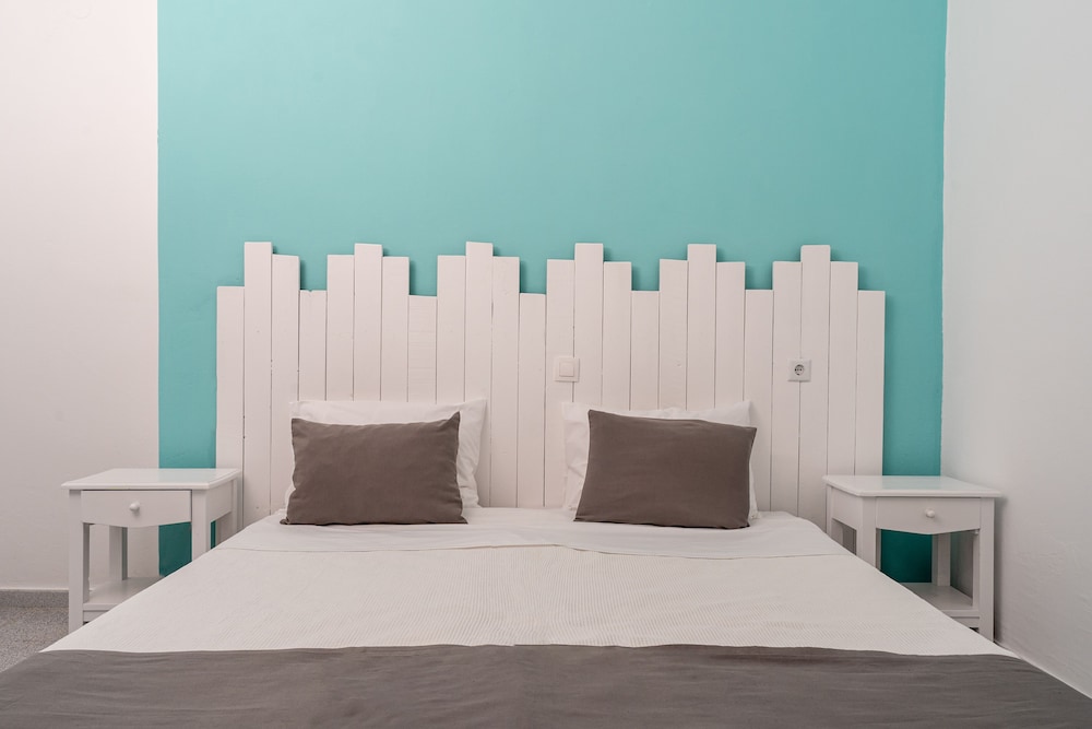 Classic Double or Twin Room - Photo 9