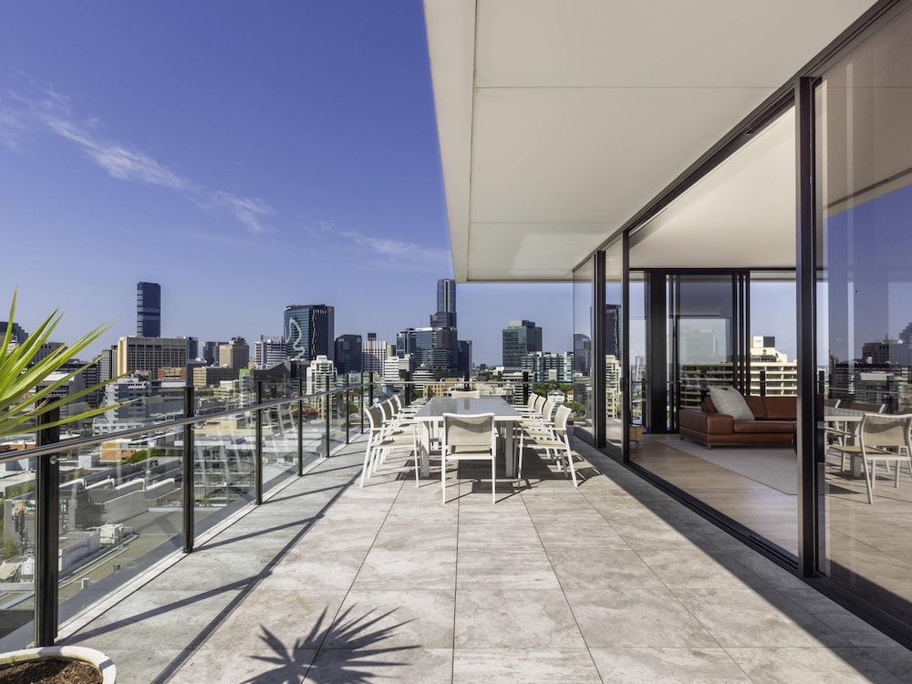 Penthouse, Multiple Beds
