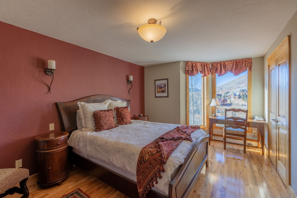 Premium Room (Not Pet Friendly and No Elevator) photo 1