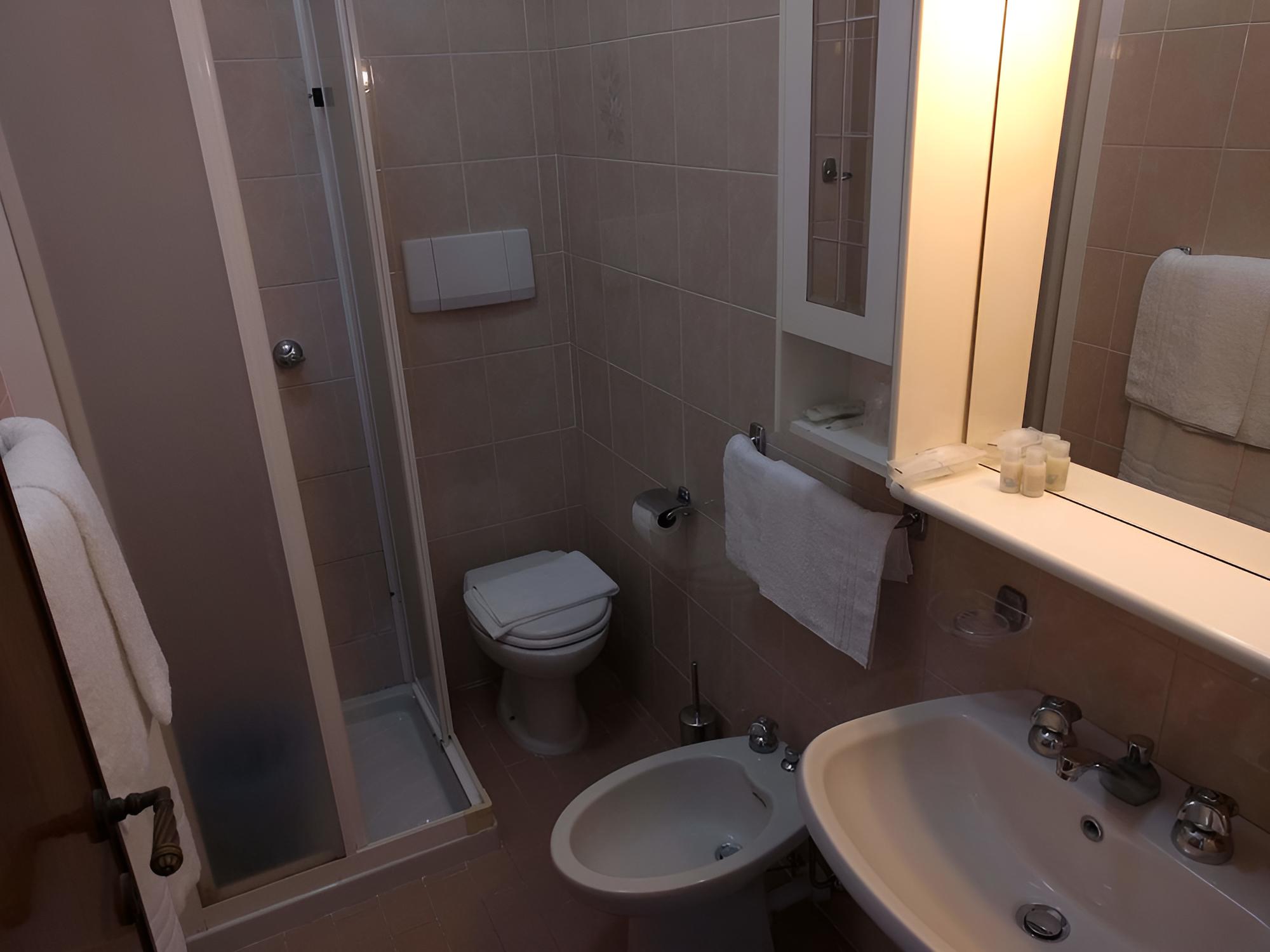 Standard Double Room, 1 Double Bed, Private Bathroom, Mountainside photo 3
