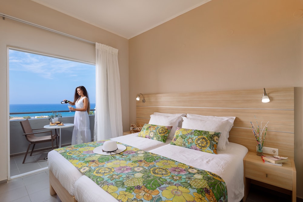 Standard Double or Twin Room photo 3