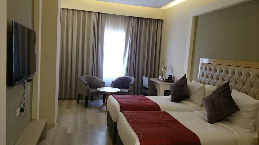 Basic Twin Room photo 2