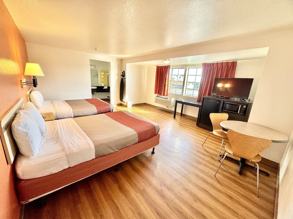 Standard Suite, 2 Double Beds, Non Smoking, Refrigerator & Microwave - Photo 1