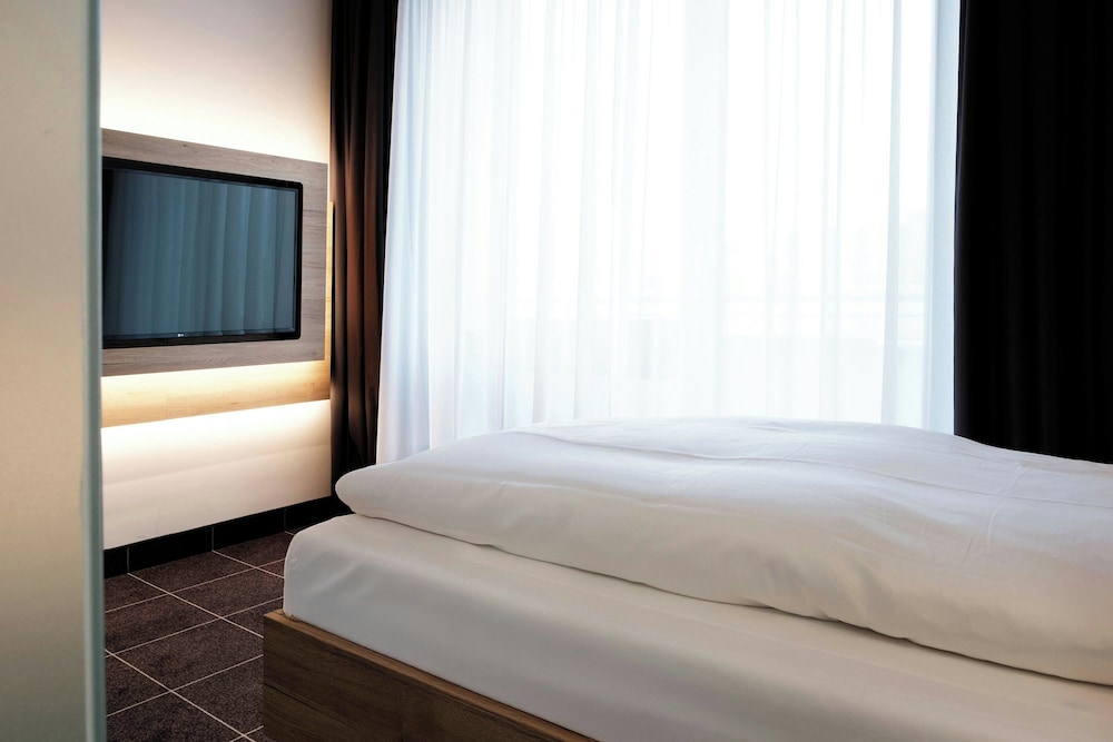 Standard Room, 1 Twin Bed thumbnail 5
