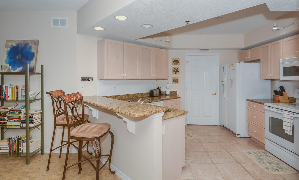 Beautiful 3 2 Interior Unit With Gorgeous Pond Views Ow15-306, Foto 8