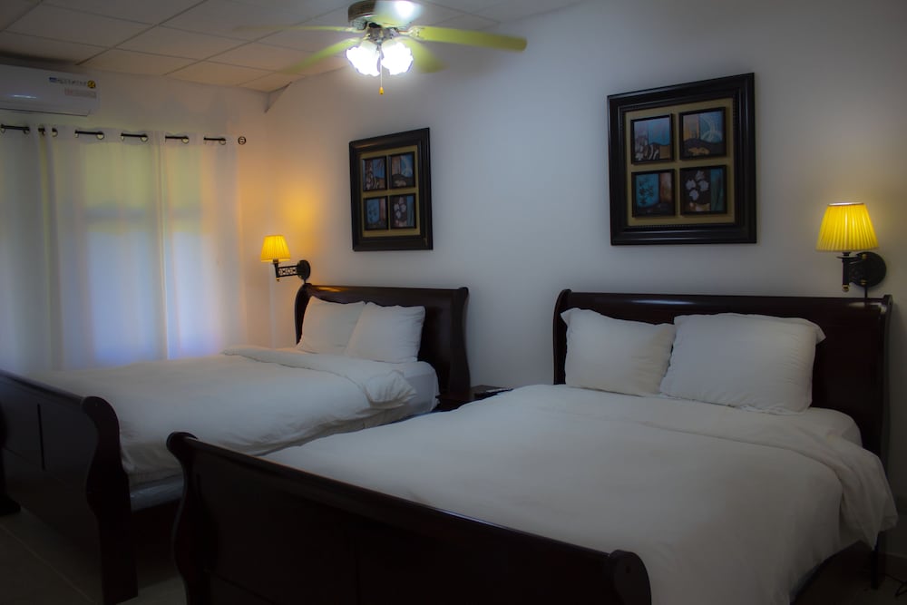 Deluxe Room, 2 Queen Beds, Mountain View