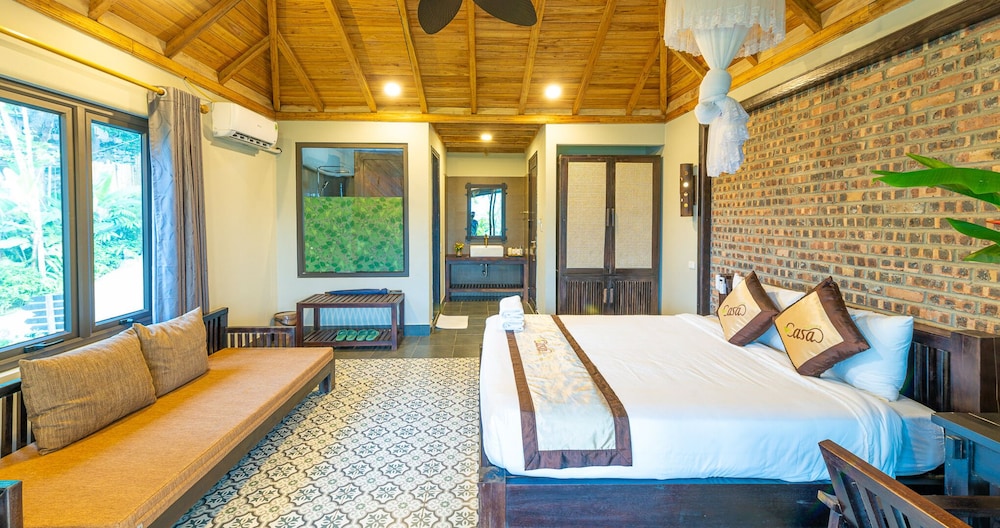 Deluxe Room, 1 King Bed, Balcony, Valley View photo 2