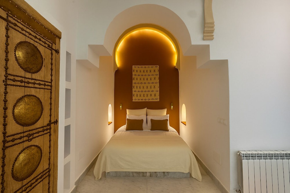 Superior Suite, Courtyard View