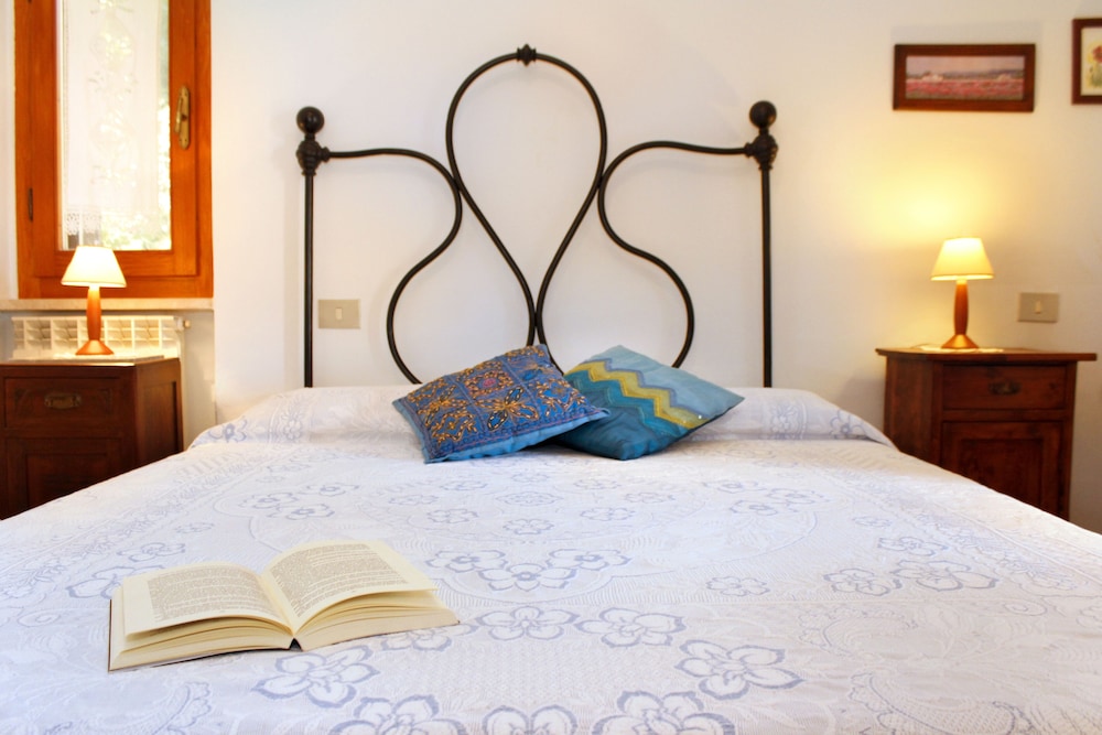 Basic Double Room, Courtyard View photo 1