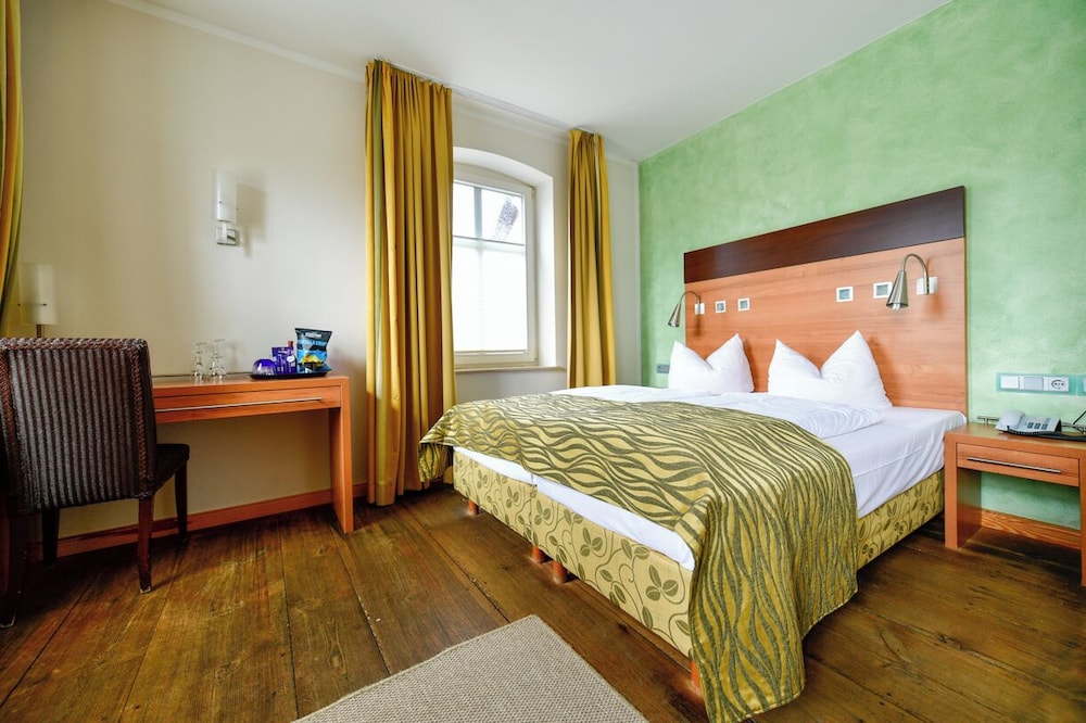 Double or Twin Room photo 3