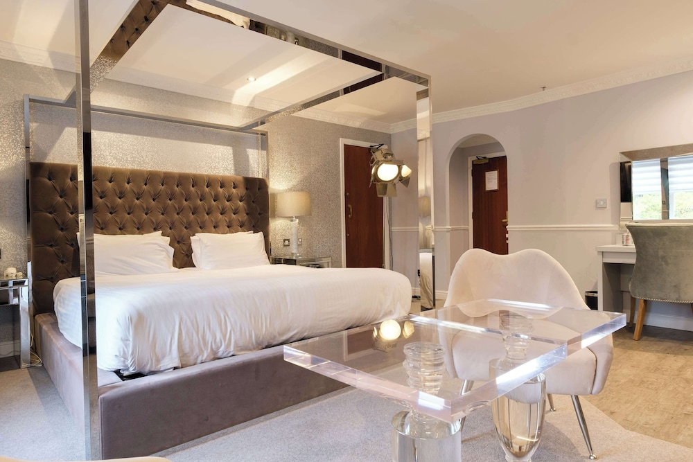 Deluxe Room, 1 Double Bed, Non Smoking (Four Poster Bed) photo 3