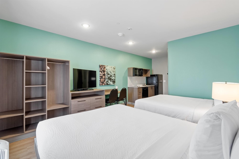 Suite, 2 Queen Beds, Non Smoking