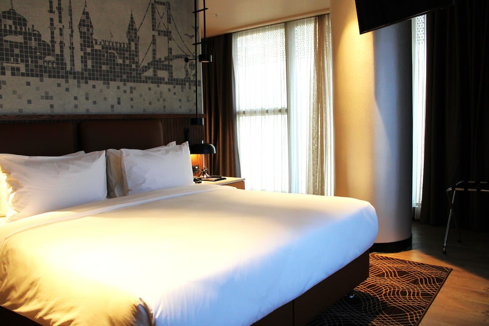 Executive Room, 1 King Bed, City View photo 3