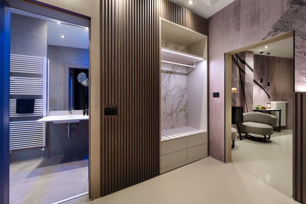Luxury Double or Twin Room - Photo 6