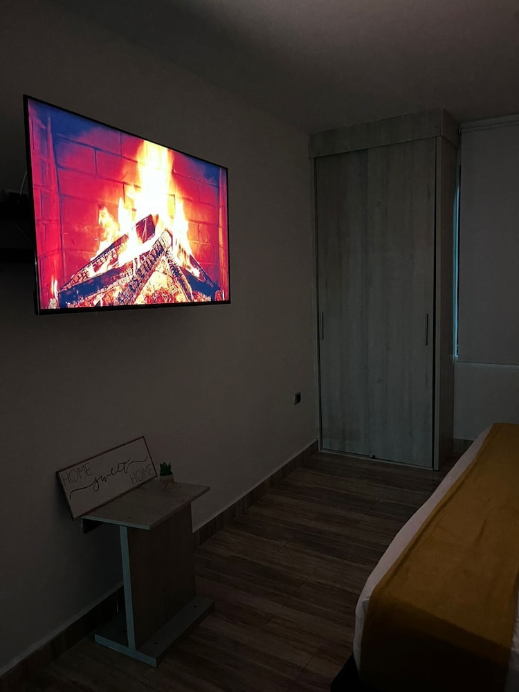Deluxe Studio Suite, Private Bathroom