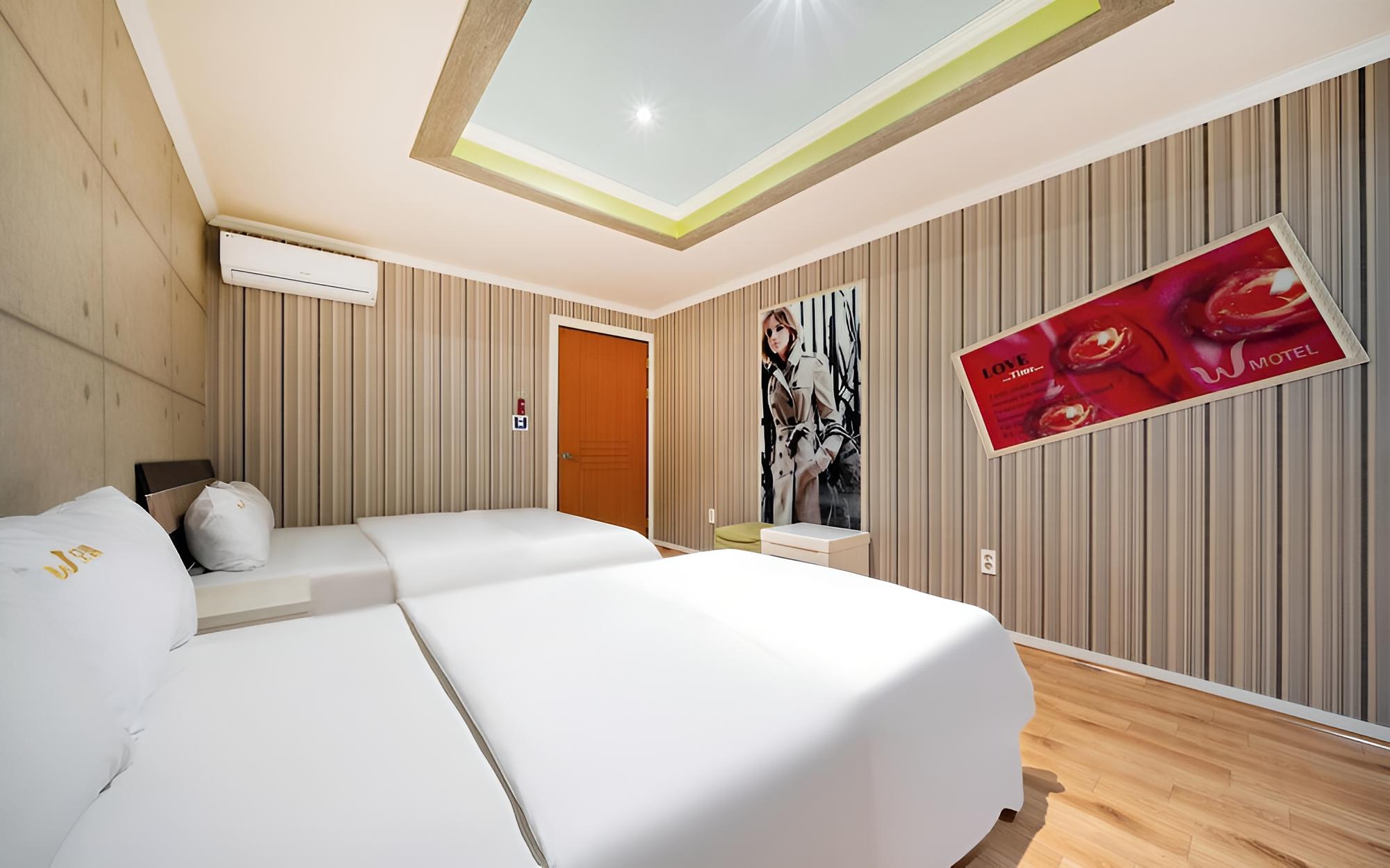 Room (Deluxe room (two beds queen + single ) - Photo 3