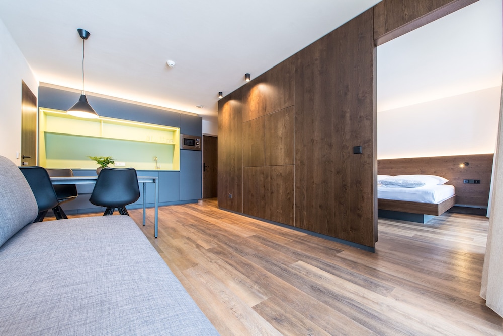 Luxury Apartment, 2 Bedrooms, Valley View photo 3