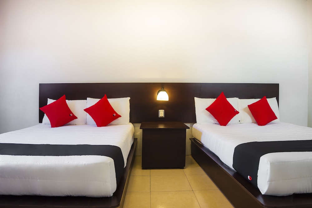 Standard Room, 2 Queen Beds photo 3