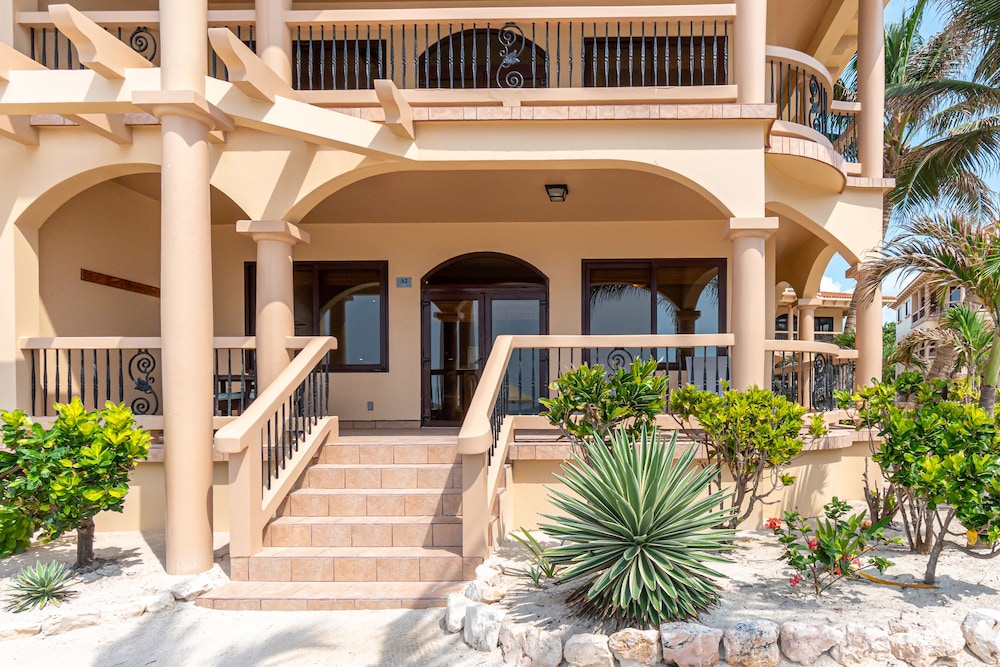 Luxury Suite, 2 Bedrooms, Beachfront