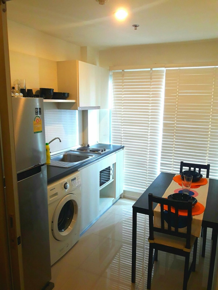 1 Bedroom Apartment with Pool Access photo 3