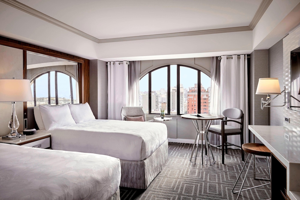 Room, 2 Queen Beds, City View (Hearing Accessible)
