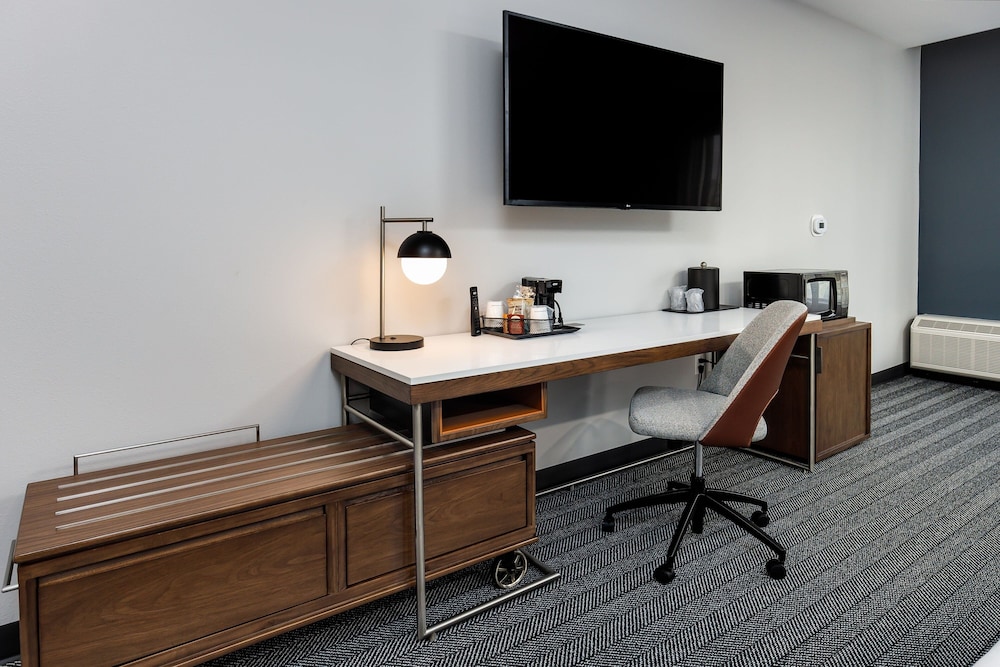 Room, 2 Queen Beds (Hearing Accessible) - Photo 4