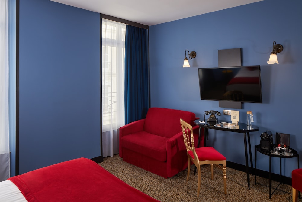 Superior Room, 1 King Bed photo 3