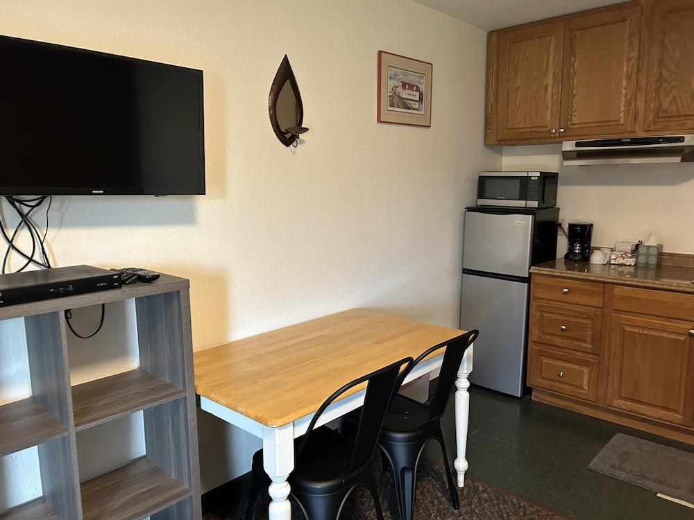 Economy Studio, Multiple Beds, Private Bathroom, Ground Floor photo 3