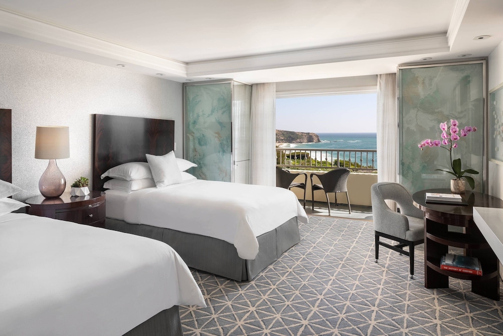 Room, 1 King Bed (Balcony, View) - Photo 1