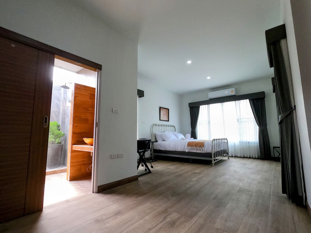 Premium Bungalow photo 1