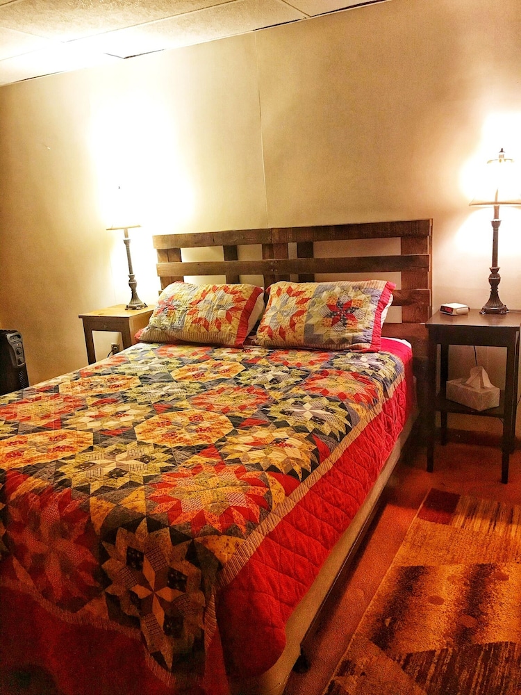 Classic Room, 1 Queen Bed photo 1