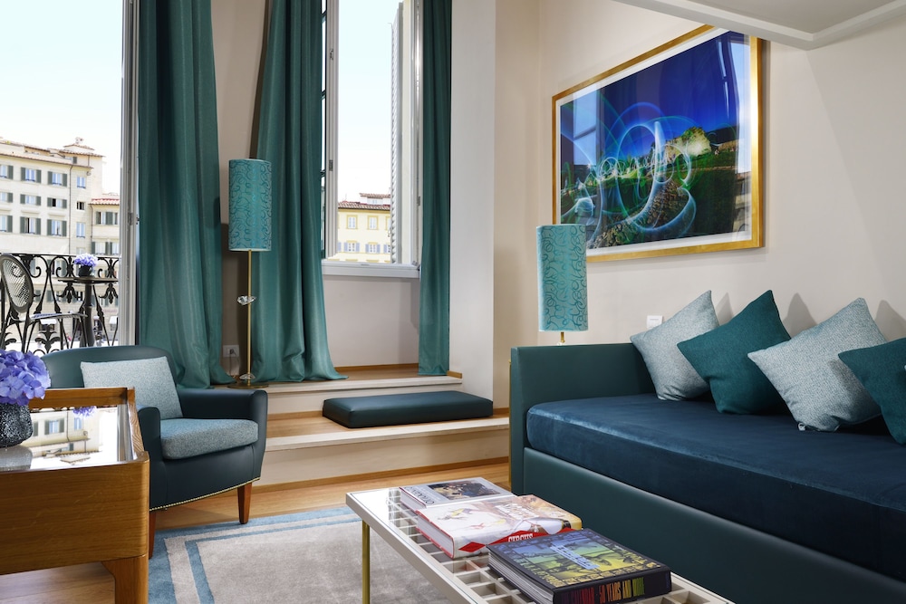 Deluxe Duplex, 1 Bedroom, 2 Bathrooms, City View (113)
