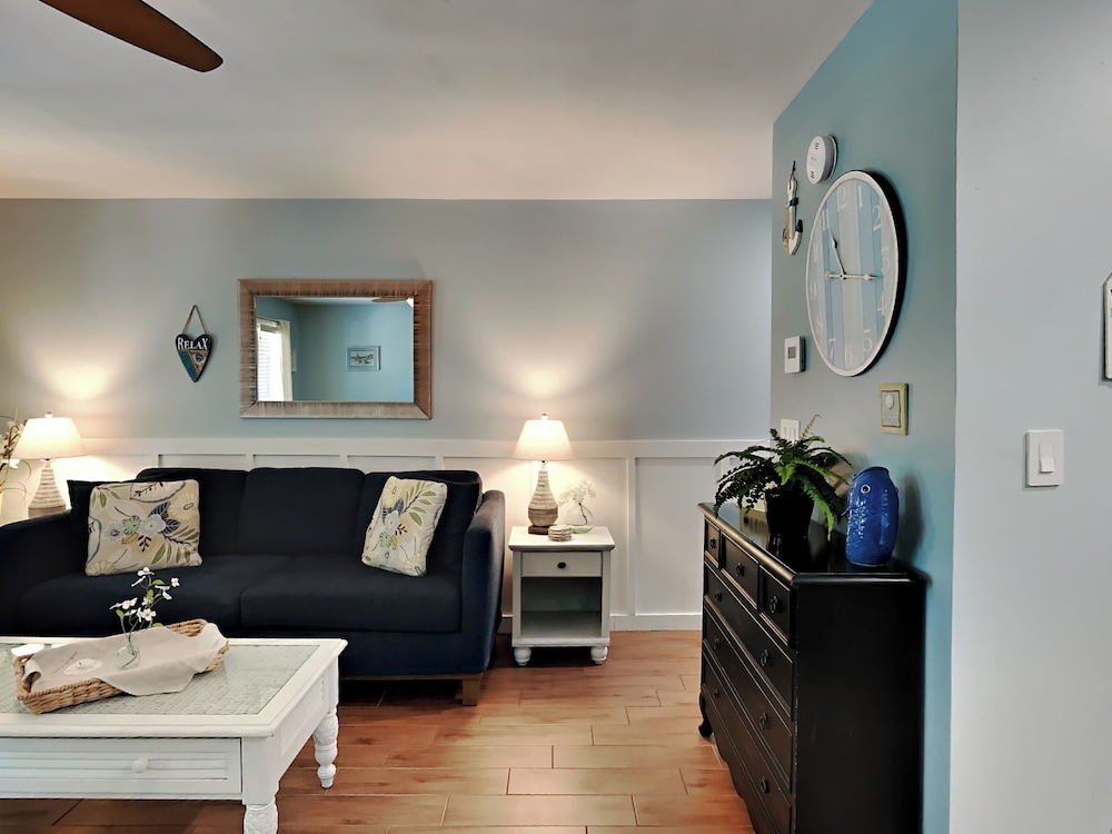 Condo, Multiple Beds, Balcony, Pool View (#303 West - No Pets) photo 3