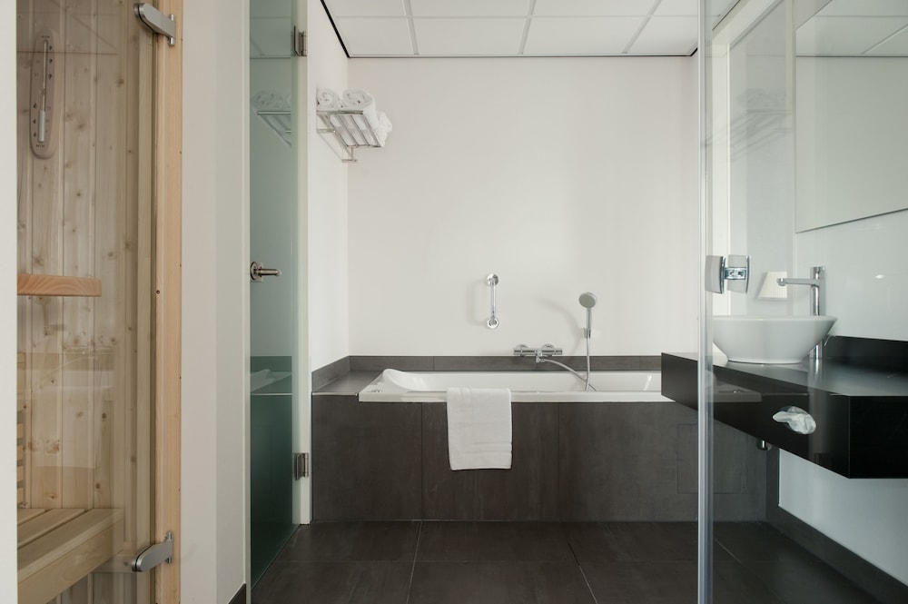 Founders Junior Suite - Photo 5