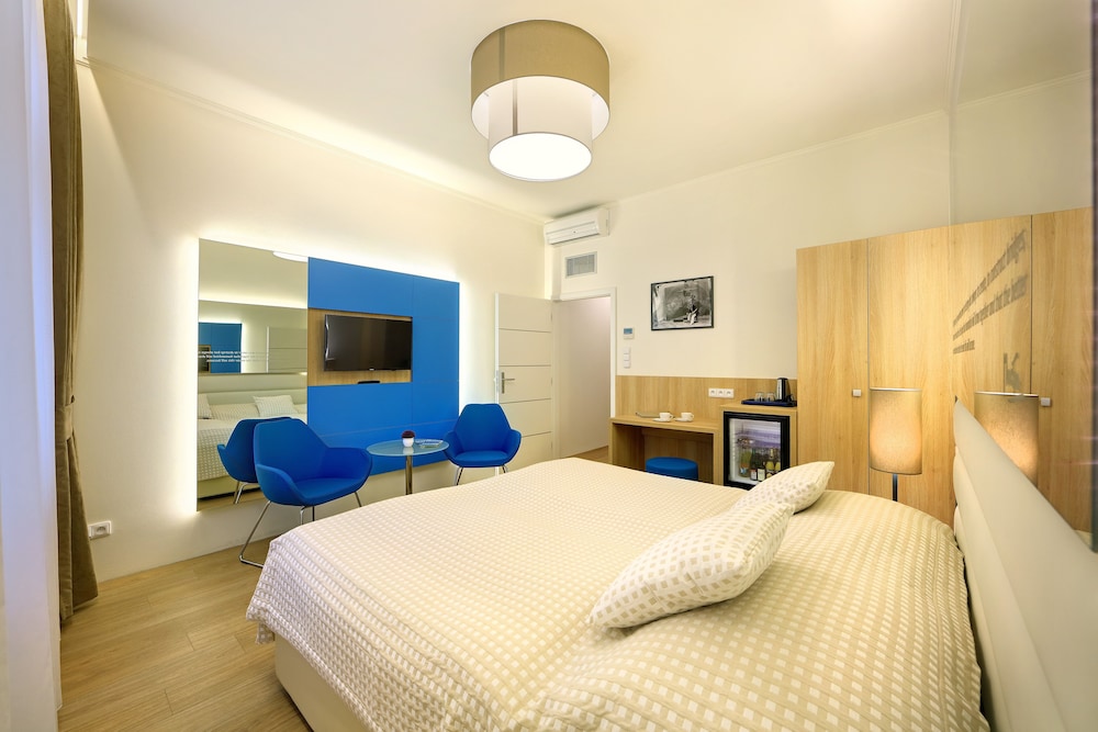 Available room