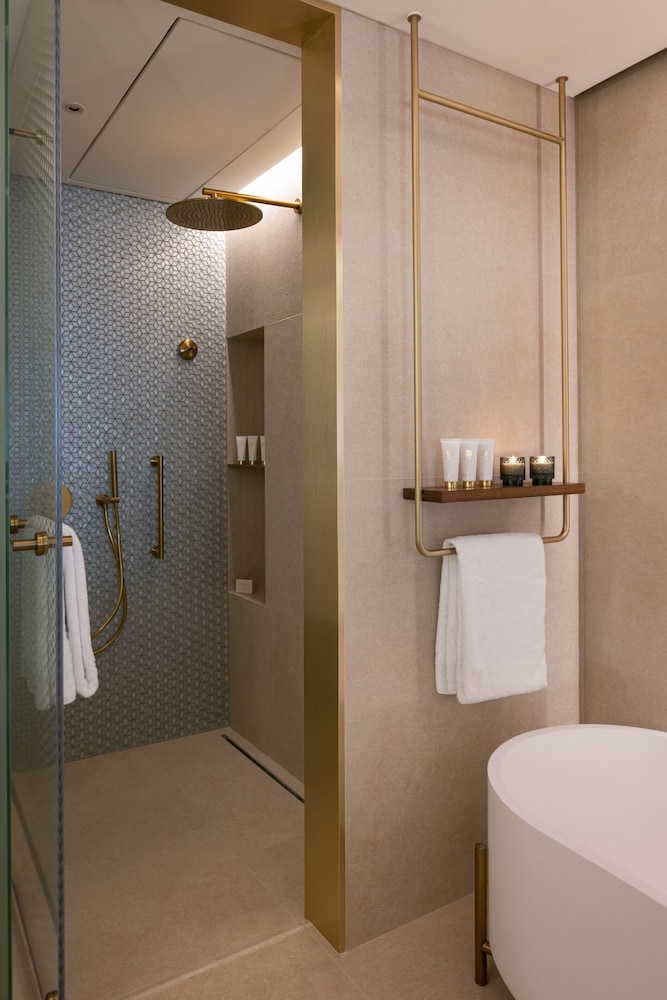 Deluxe Room (Ocean) - Photo 7