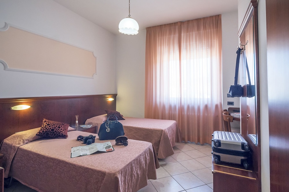 Triple Room - Photo 4