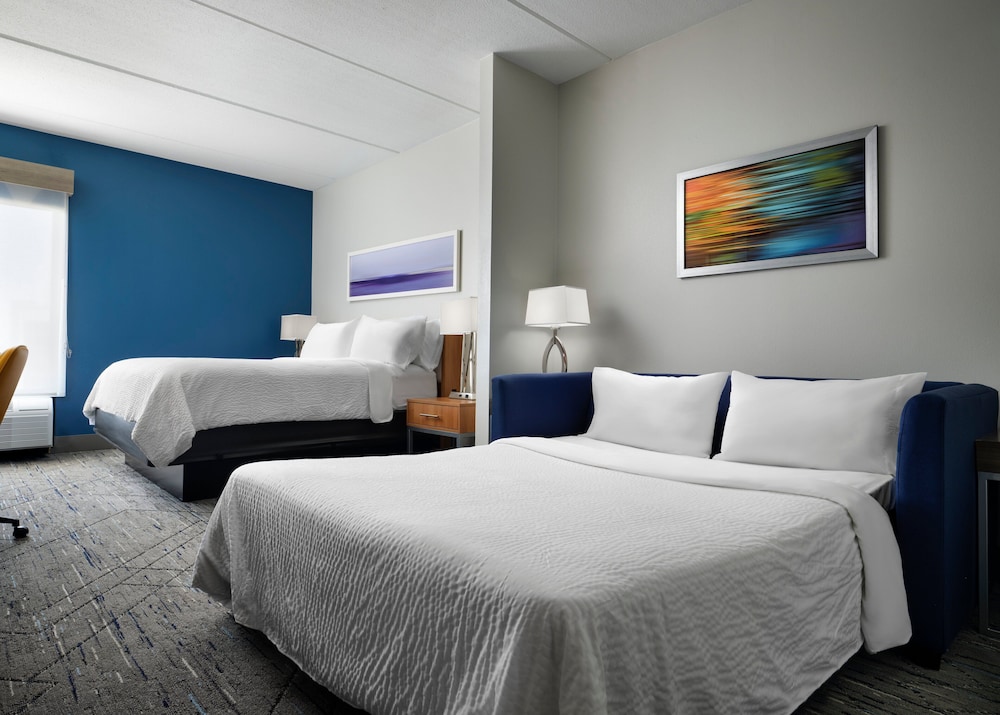 Suite, 1 King Bed, Jetted Tub (Living Area) - Photo 4