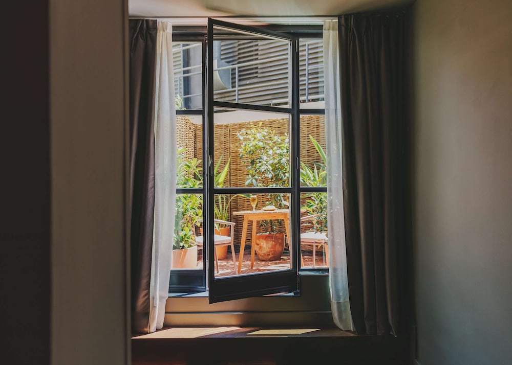 Gallery Room (terrace 4 pax) thumbnail 6