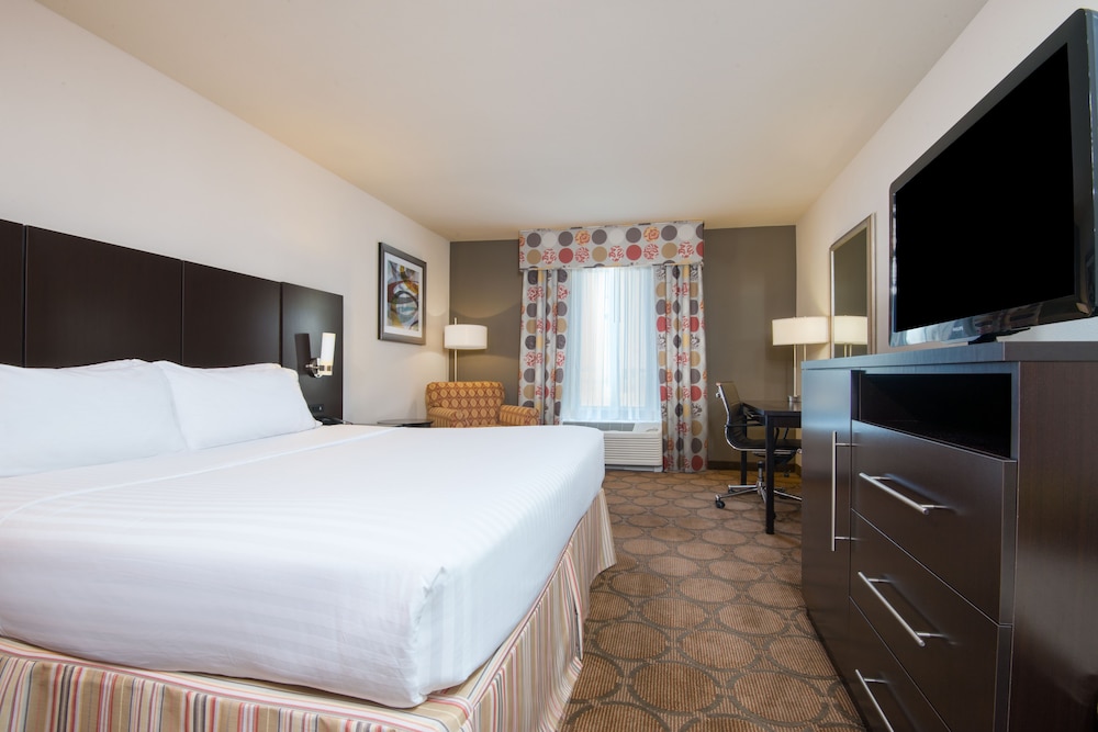 Standard Room, 1 King Bed, Accessible (Comm, Tub)