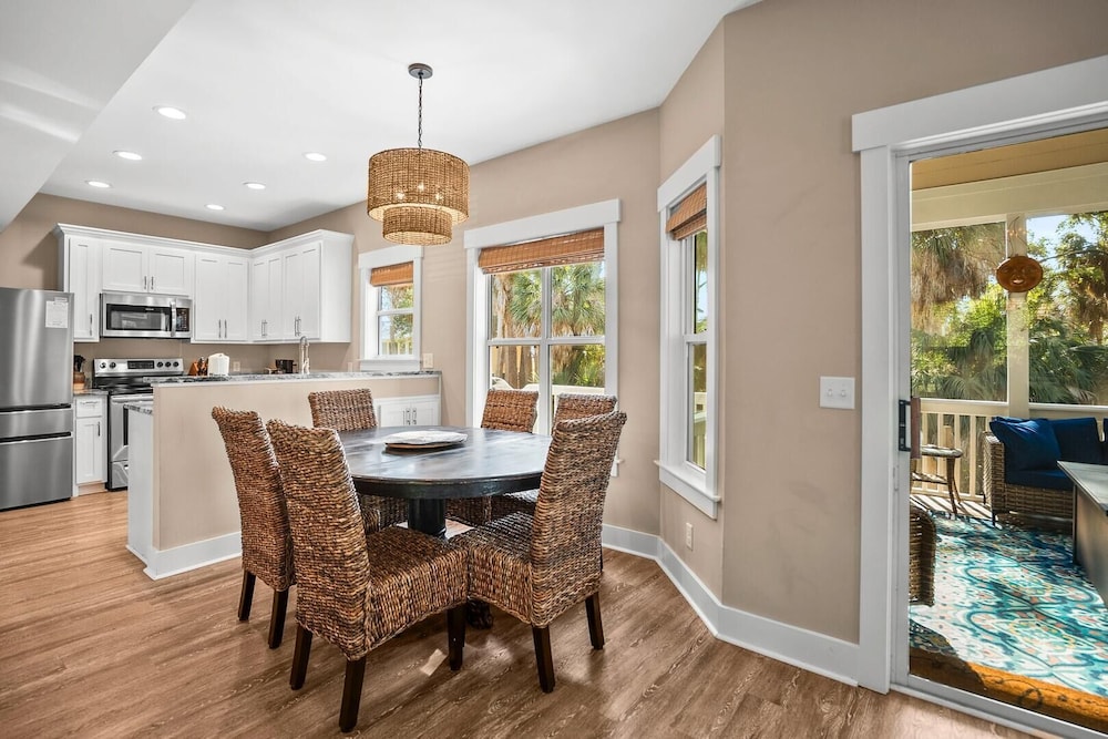House, Multiple Beds, Patio, Garden View (609 Porpoise) photo 2
