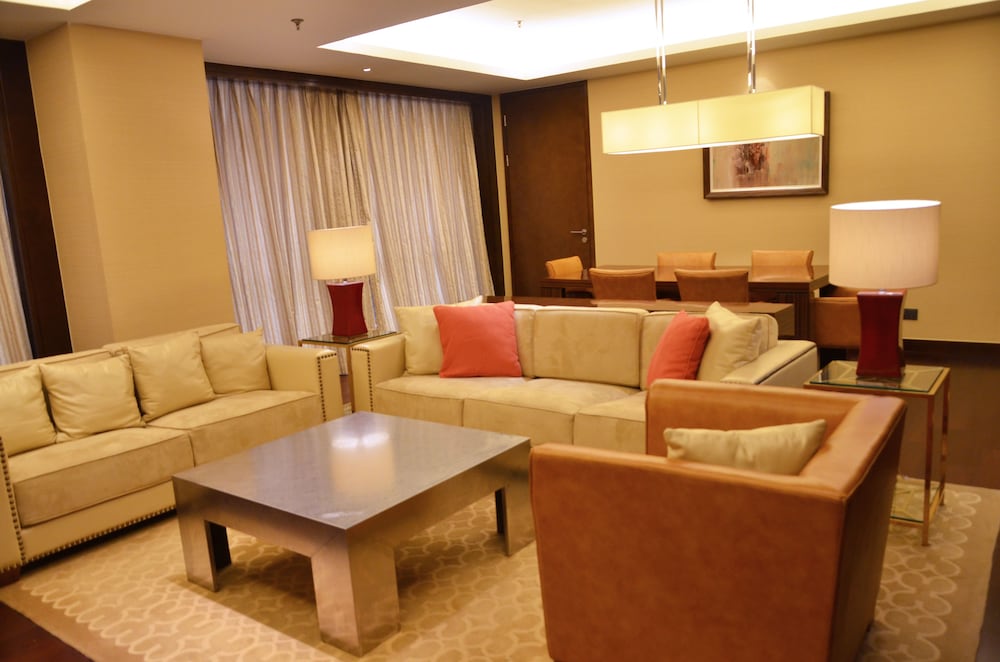 Premier Suite, 1 King Bed, City View - Photo 5