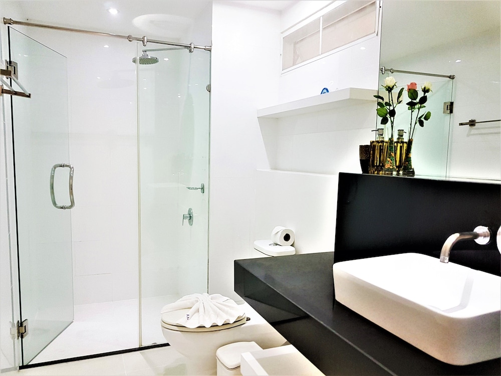 Exclusive Apartment, 2 Bedrooms, Pool Access photo 3